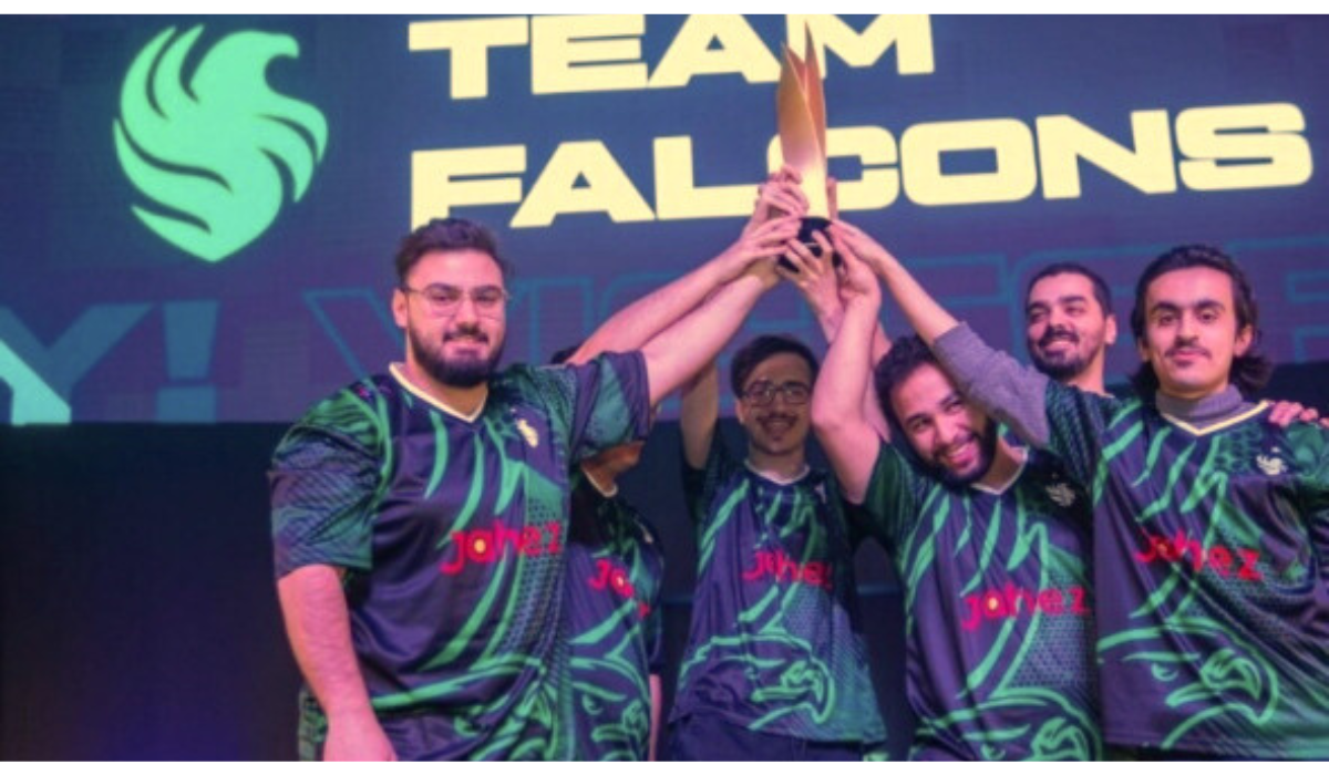 في إنجاز تاريخي.. كأس العالم للرياضات الإلكترونية بيد فريق Team falcons السعودي بعد حسم المنافسة مبكراً 5 في إنجاز تاريخي.. كأس العالم للرياضات الإلكترونية بيد فريق Team falcons السعودي بعد حسم المنافسة مبكراً