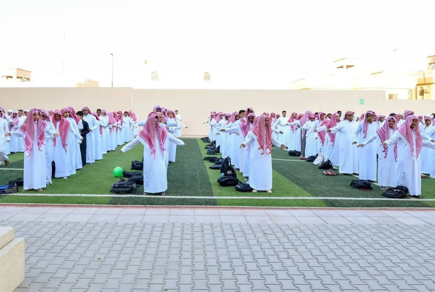 وزارة التعليم السعودية تلزم الطلاب بالزي الوطني