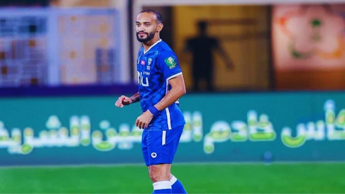 متى أعتزل عبدالله عطيف كرة القدم 