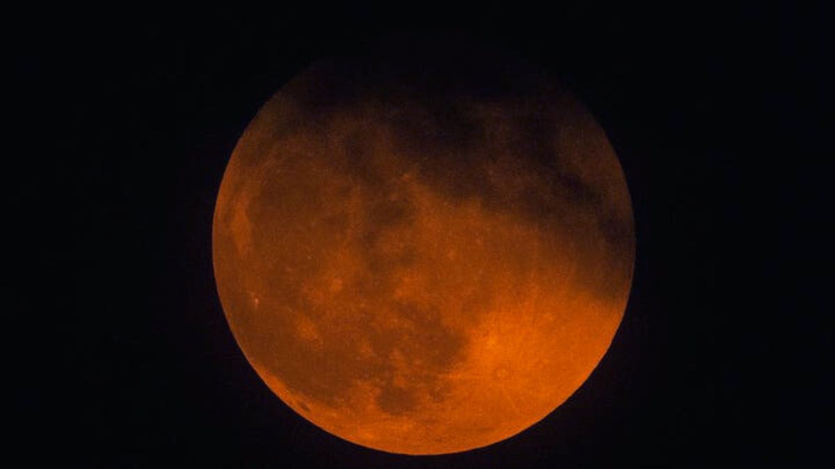موعد خسوف القمر القادم في السعودية 