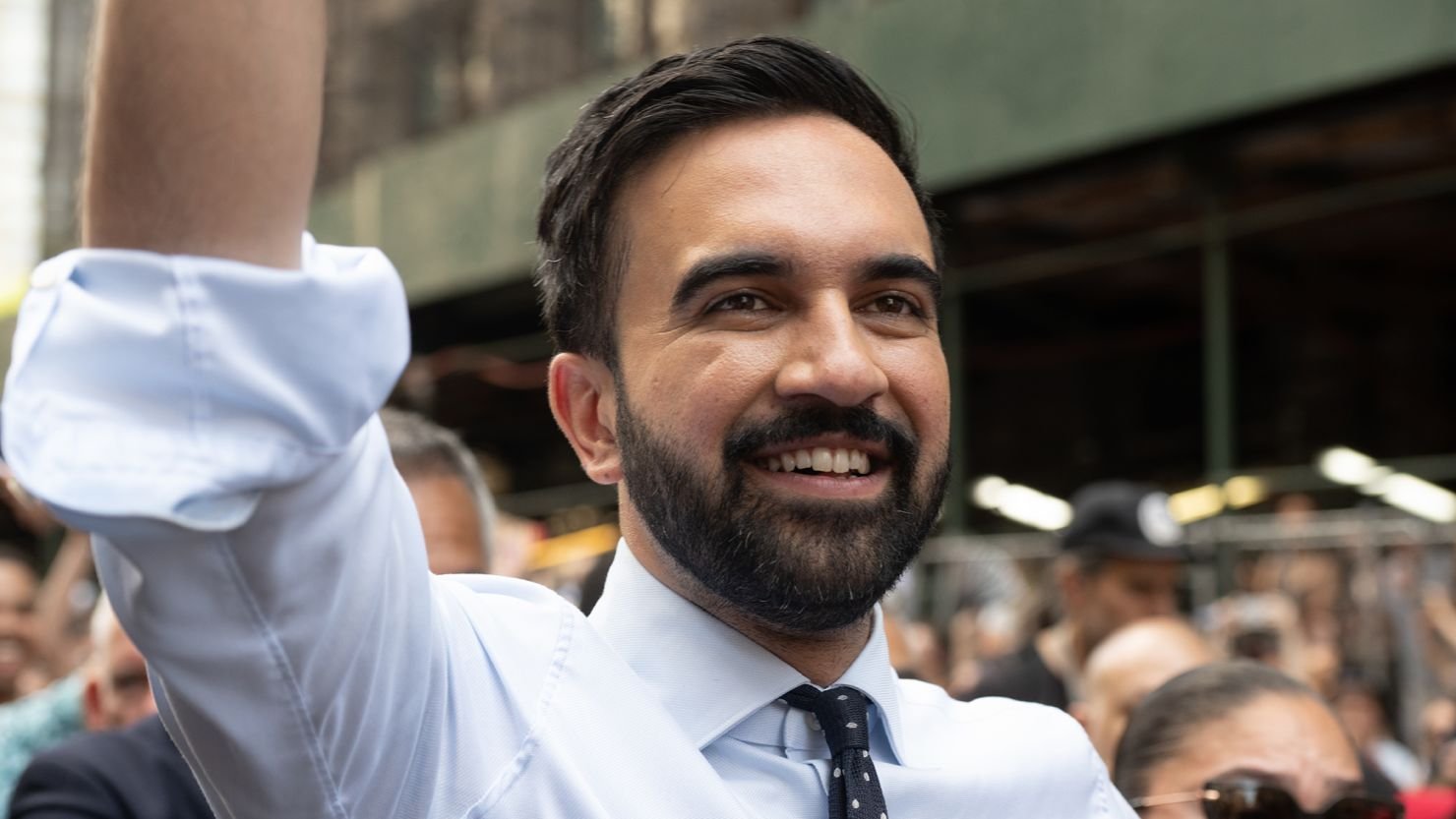 من هو “زهران ممداني” الذي يصبح أول عمدة مسلم لنيويورك؟